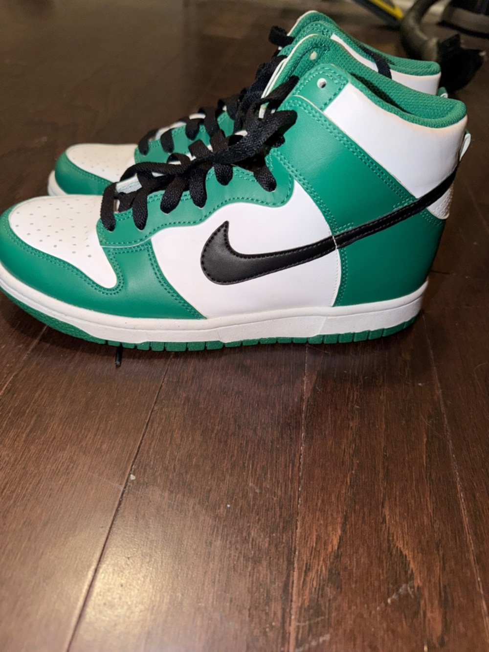 Nike High-Top Sneakers in Green, White & Black